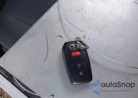 2022 Toyota Corolla Cross Xle z USA, uszkodzony, nr VIN 7MUEAAAG2NV026579